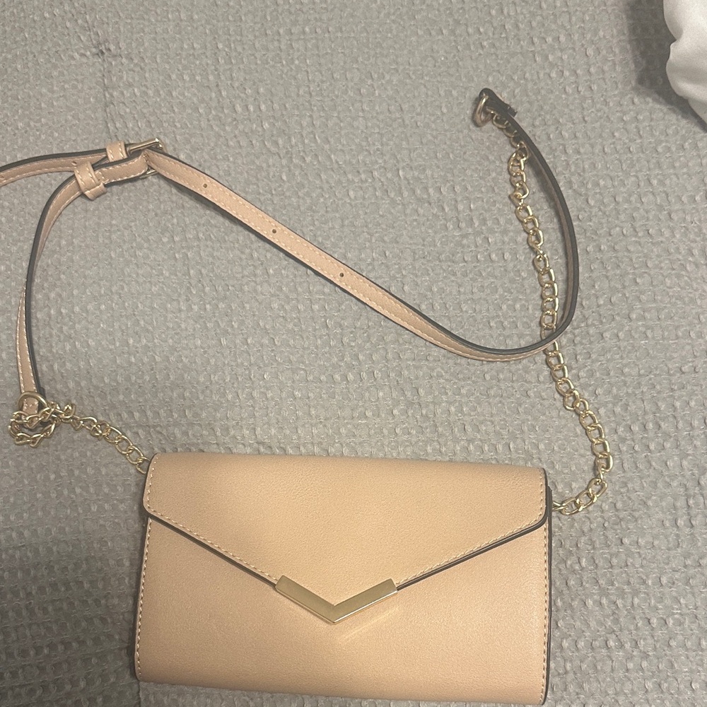 Elegant Tan Crossbody Bag